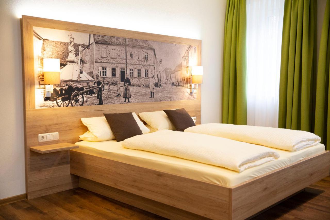 Der Patrizierhof - Weingut Gasthof Hotel - Familie Grebner Grosslangheim Eksteriør bilde